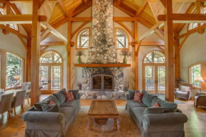 Snowgrass Lodge - River, Mountain Views & Hot tub Leavenworth